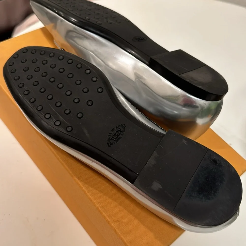 - Tod`s Silver Leather Loafers size 40, Like New, box and dust bag included